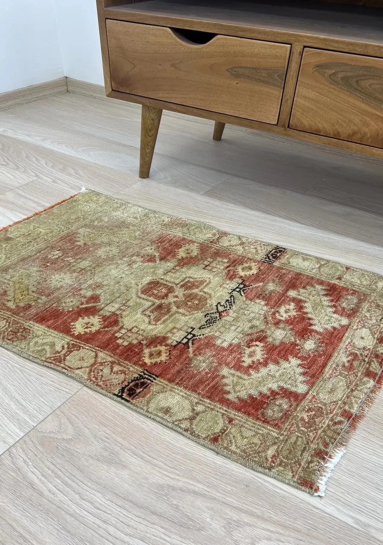 Erundina - Vintage Turkish Small Rug