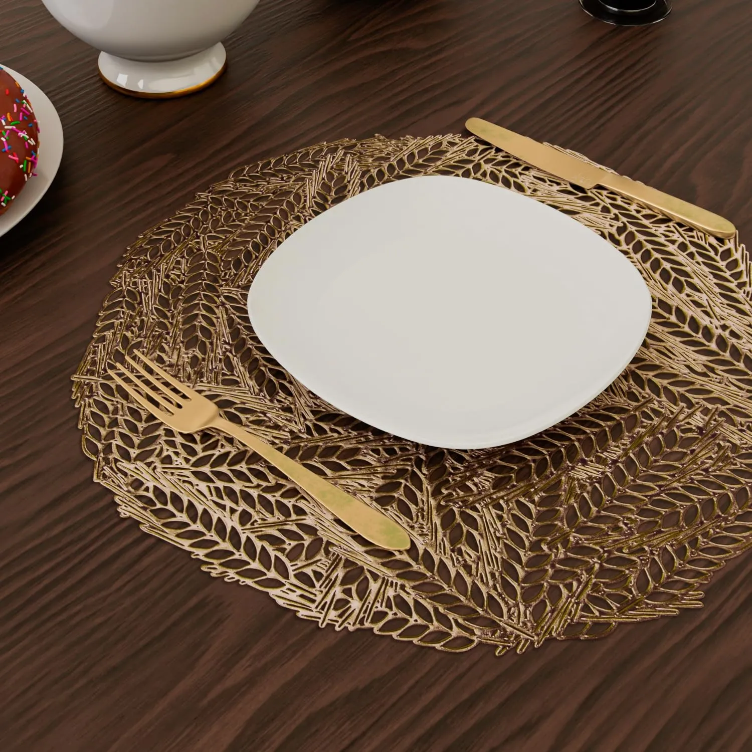 Kuber Industries Placemat | Placemats for Dining Room | Designer Table Mat Set | Placemats for Kitchen Table | Round Table Placemats | Leaf-Design Placemat | 6 Piece Set | Golden