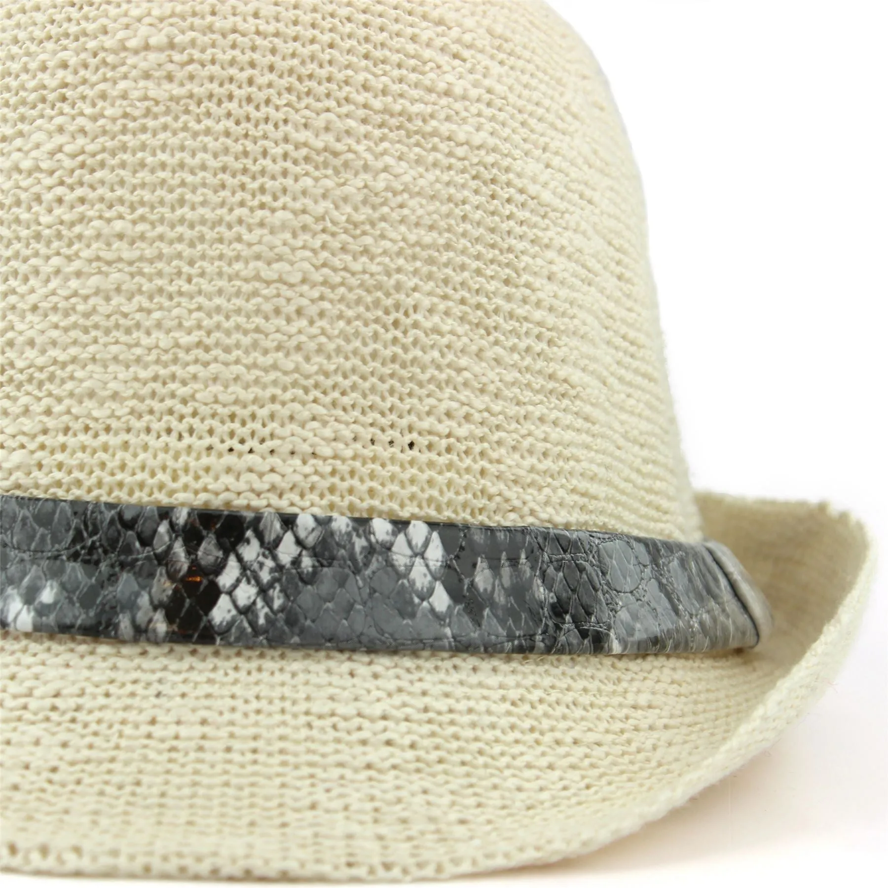 Lightweight trilby hat with faux leather snakeskin band - Off white (57cm)