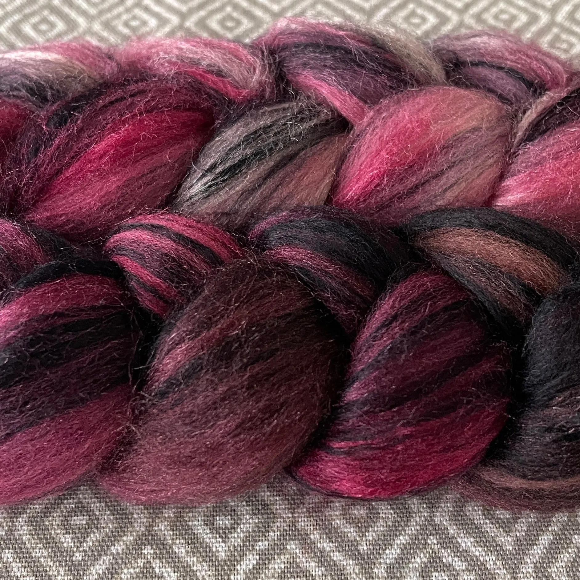 Polwarth Black Bamboo Silk Roving - Victoria