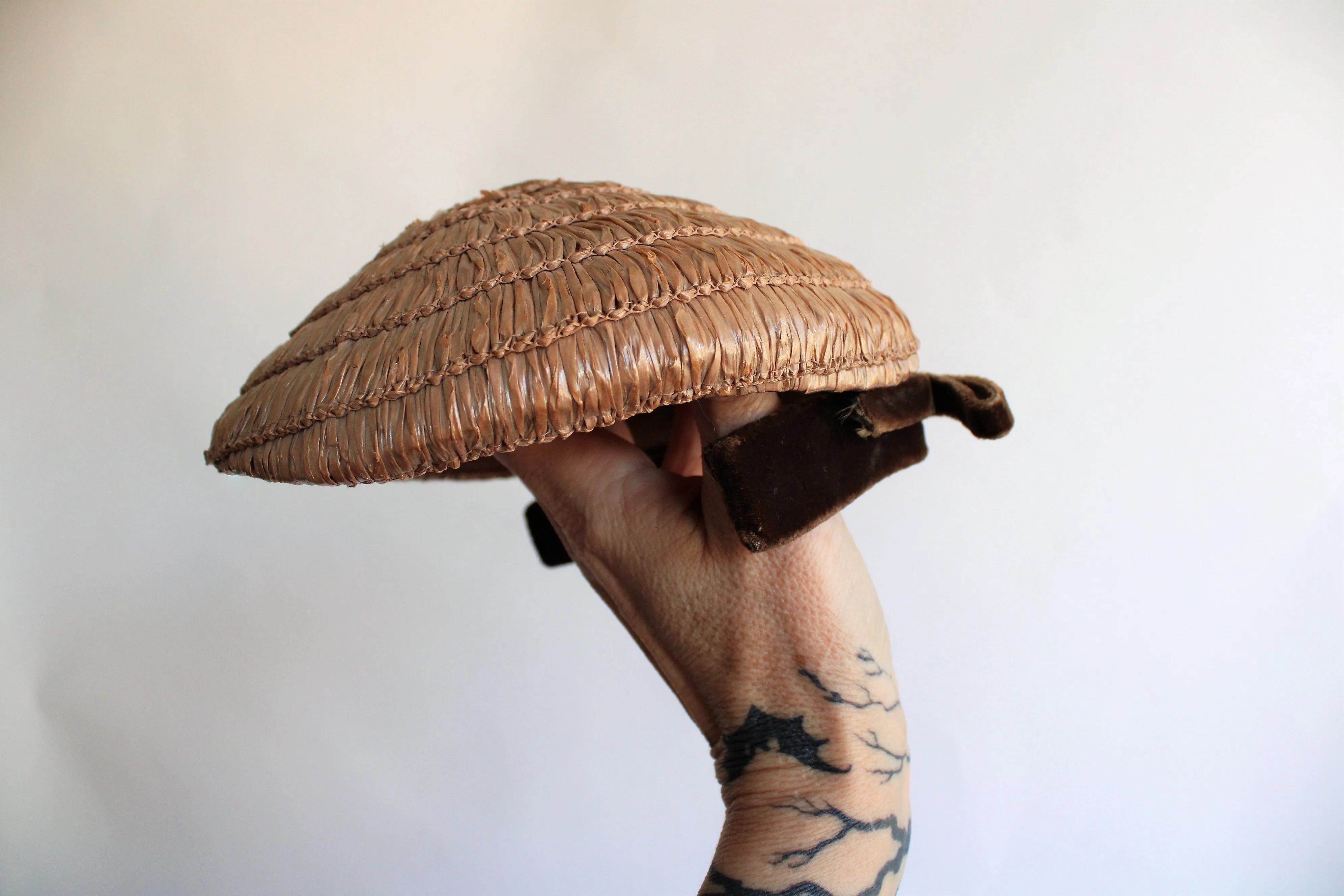 Vintage 1950s Raffia Straw Coolie Style Hat with Brown Velvet Trim